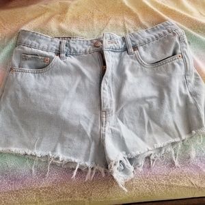 H & M cut off denim shorts